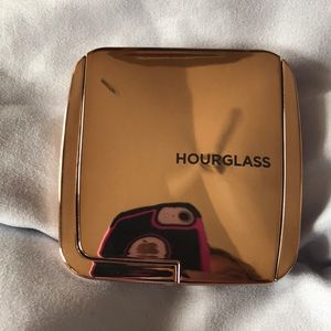 Hourglass Ethereal Glow blush